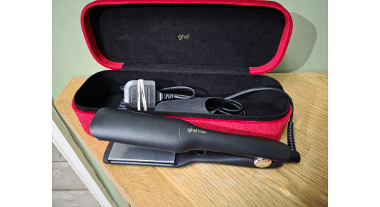 Refurbished GHD Max Irons. Red Velvet Box. Refurbished GHD Max Irons. Red Velvet Box.