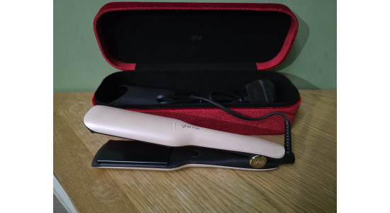 Refurbished GHD Max Irons. Red Velvet Box. Refurbished GHD Max Irons. Red Velvet Box.